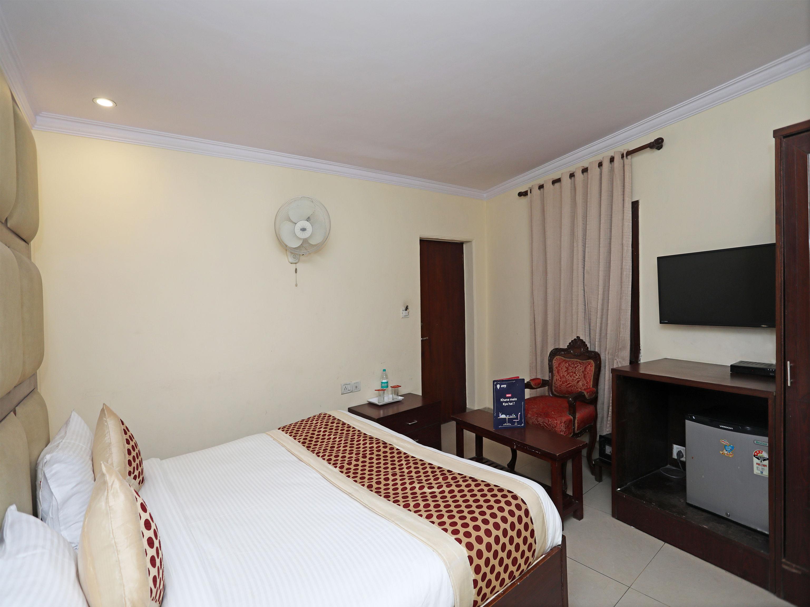 Capital O 10750 Hotel Vivek New Delhi Luaran gambar