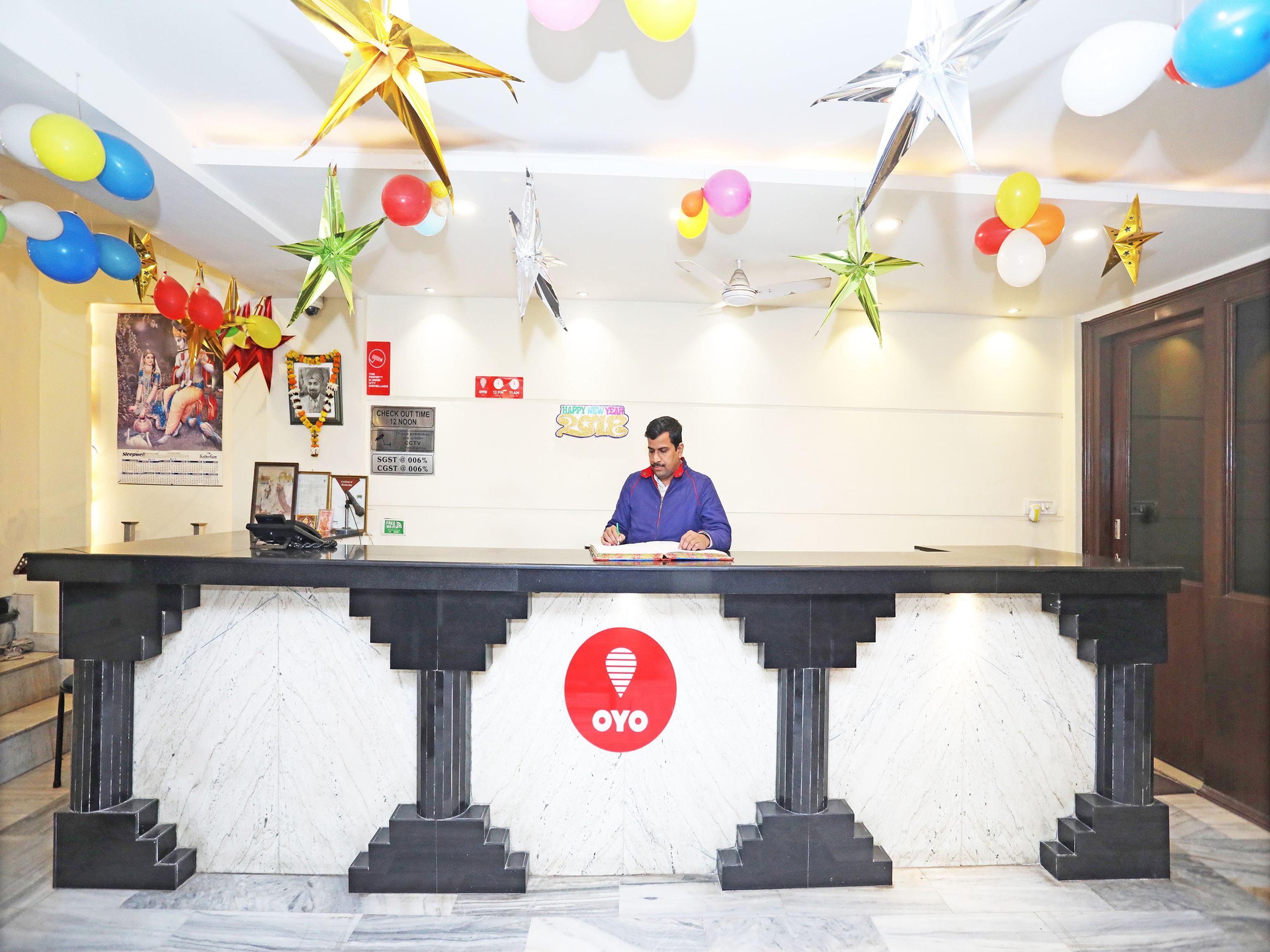 Capital O 10750 Hotel Vivek New Delhi Luaran gambar