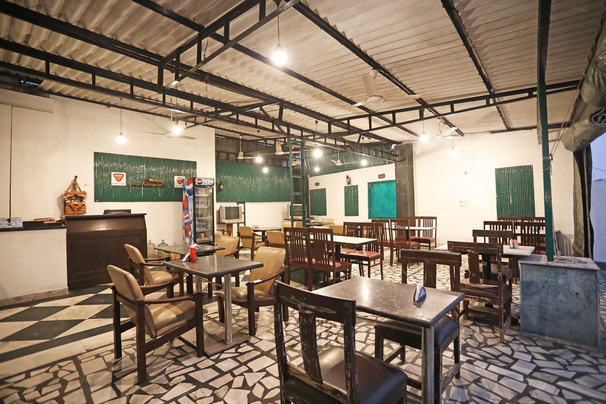 Capital O 10750 Hotel Vivek New Delhi Luaran gambar